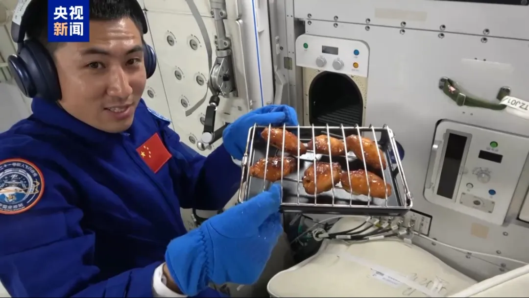 雞翅真“飛”上天了！揭秘中國航天“太空吃播”背后的硬“食”力